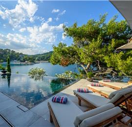 4 Bedroom Villa with Pool, Sumartin, sleeps 8